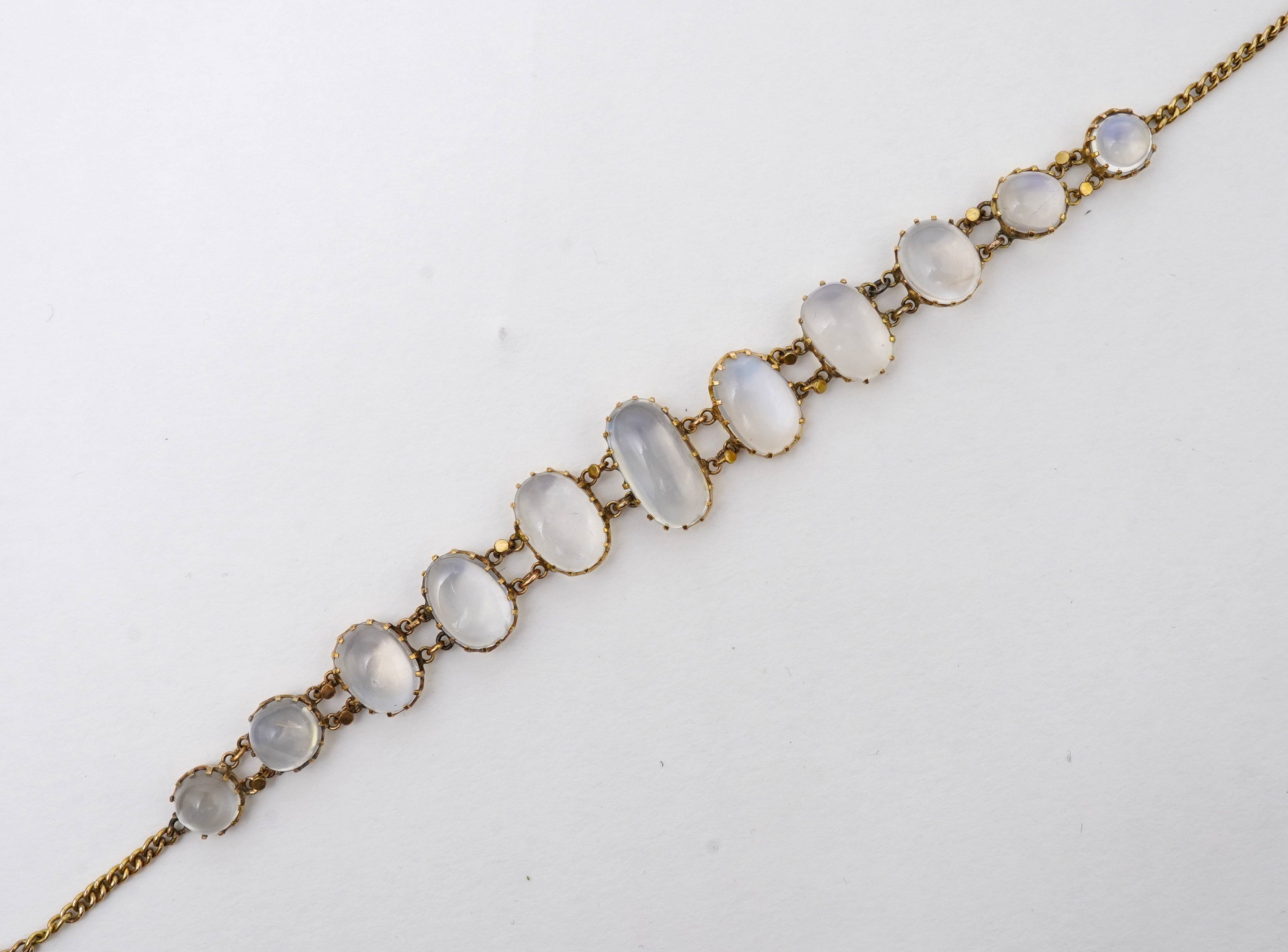 A moonstone bracelet, early 20th century